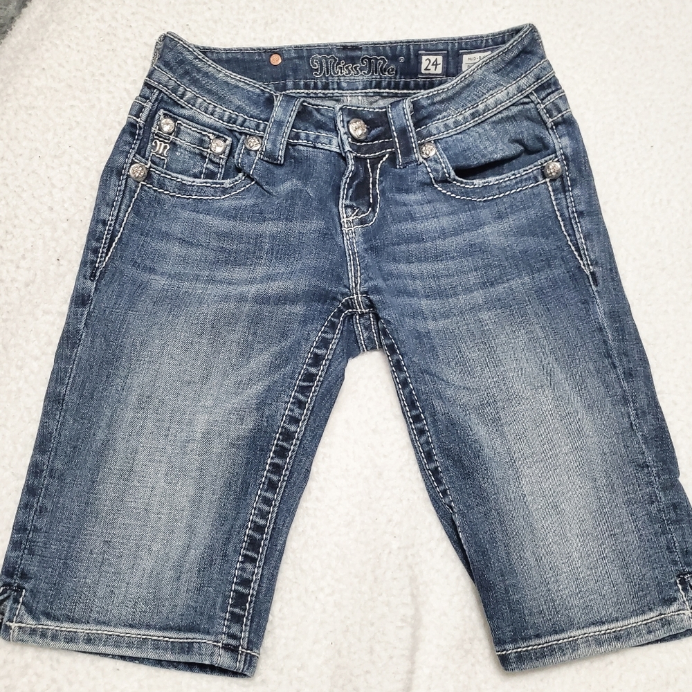 Miss Me Bermuda Cross Bliing Pockets EUC - Picture 4 of 5